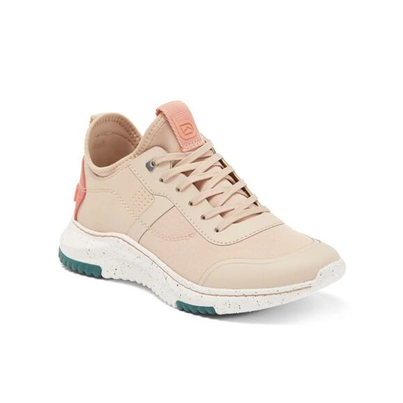 NWT Women’s Bionica Sneaker Shoe Size 11 - Picture 1 of 6
